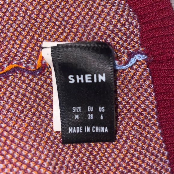 Patterned Crop Top - Picture 2 of 2